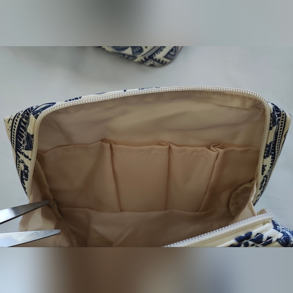 Narwey Set of Two Toiletry Bags Featuring Elephant Design - Picture 8 of 11